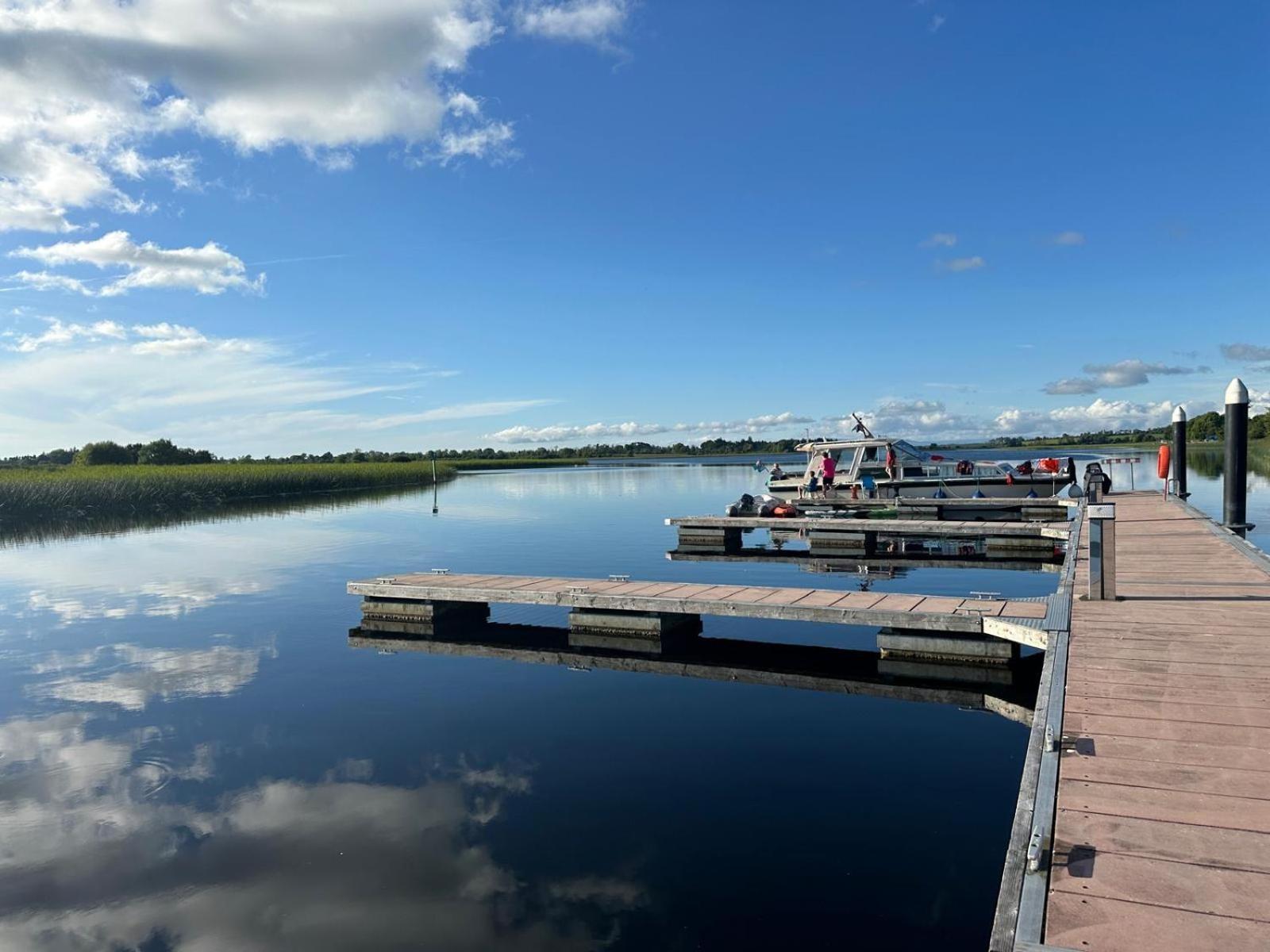 Home Near The River Shannon Rooskey Buitenkant foto