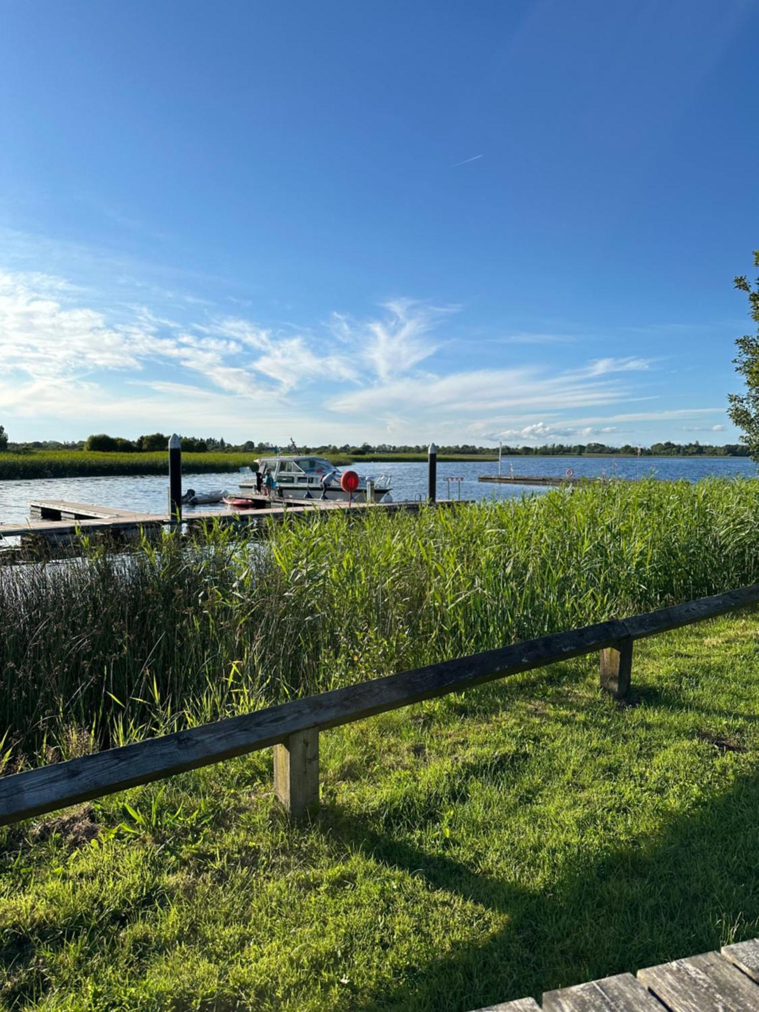 Home Near The River Shannon Rooskey Buitenkant foto